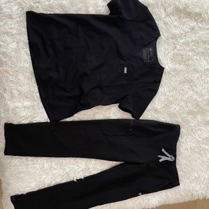 FIGS BLACK SET - CATARINA TOP + YOLA PETITE SCRUB PANTS